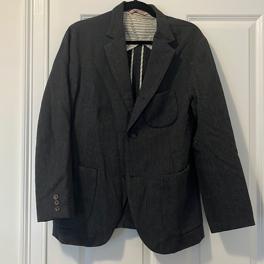 Men’s grey blazer